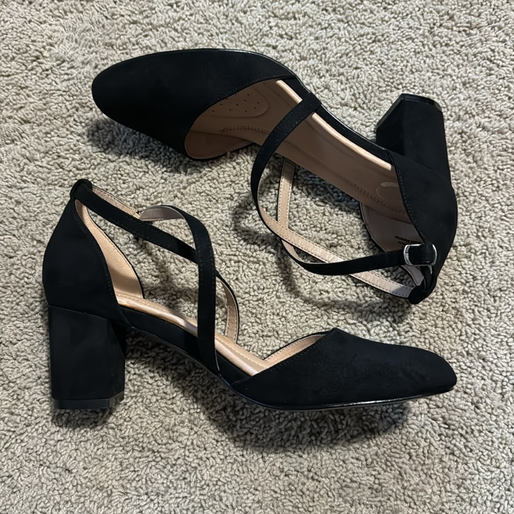 New Black Round Toed Strappy Heels